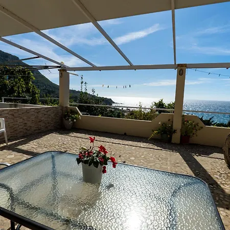 Varagoulis Giannis & Lenas Paramonas (Corfu)