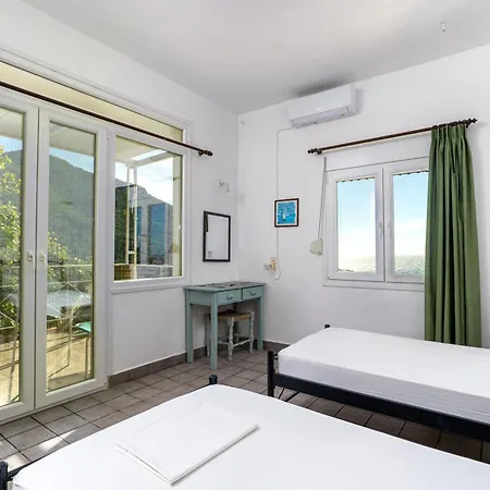 Varagoulis Giannis & Lenas Apartament