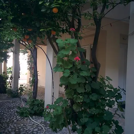 Varagoulis Giannis & Lenas Apartament