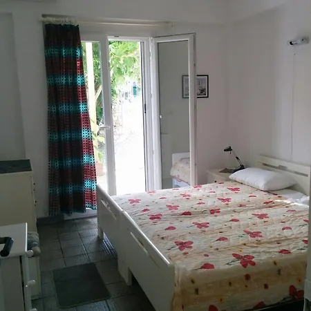 Apartment Varagoulis Giannis & Lenas *